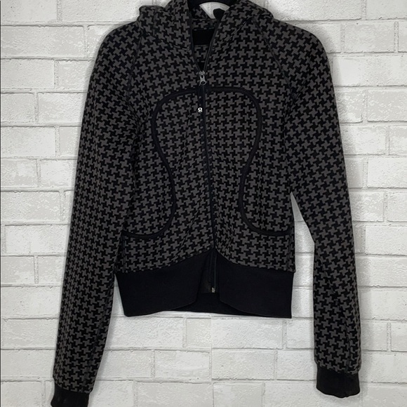 Lululemon Scuba Hoodie in Houndstooth - Picture 5 of 15